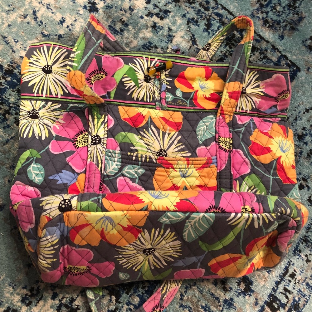 Vera Bradley jazzy blooms tote